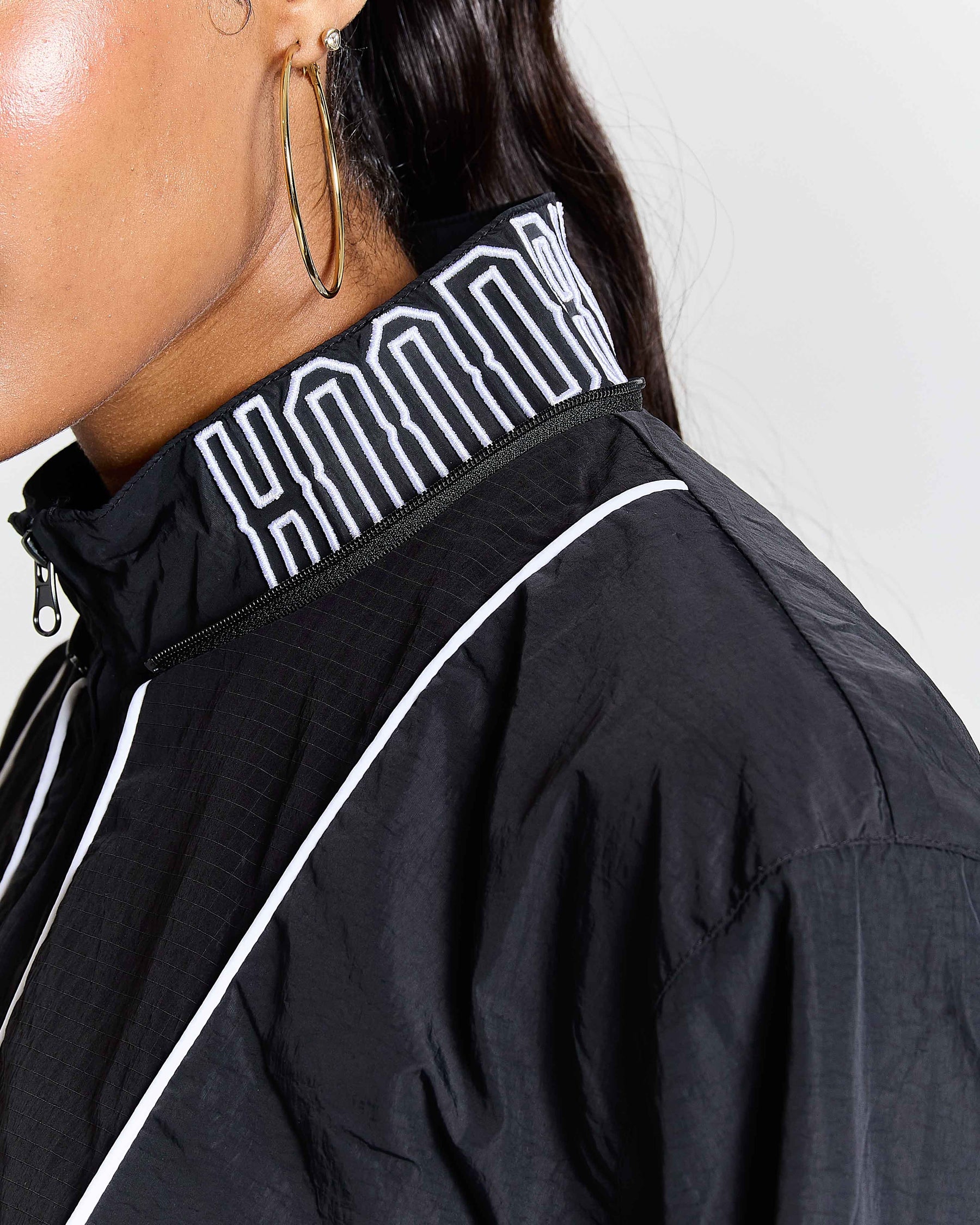 Chaser H Panel Windbreaker - Black