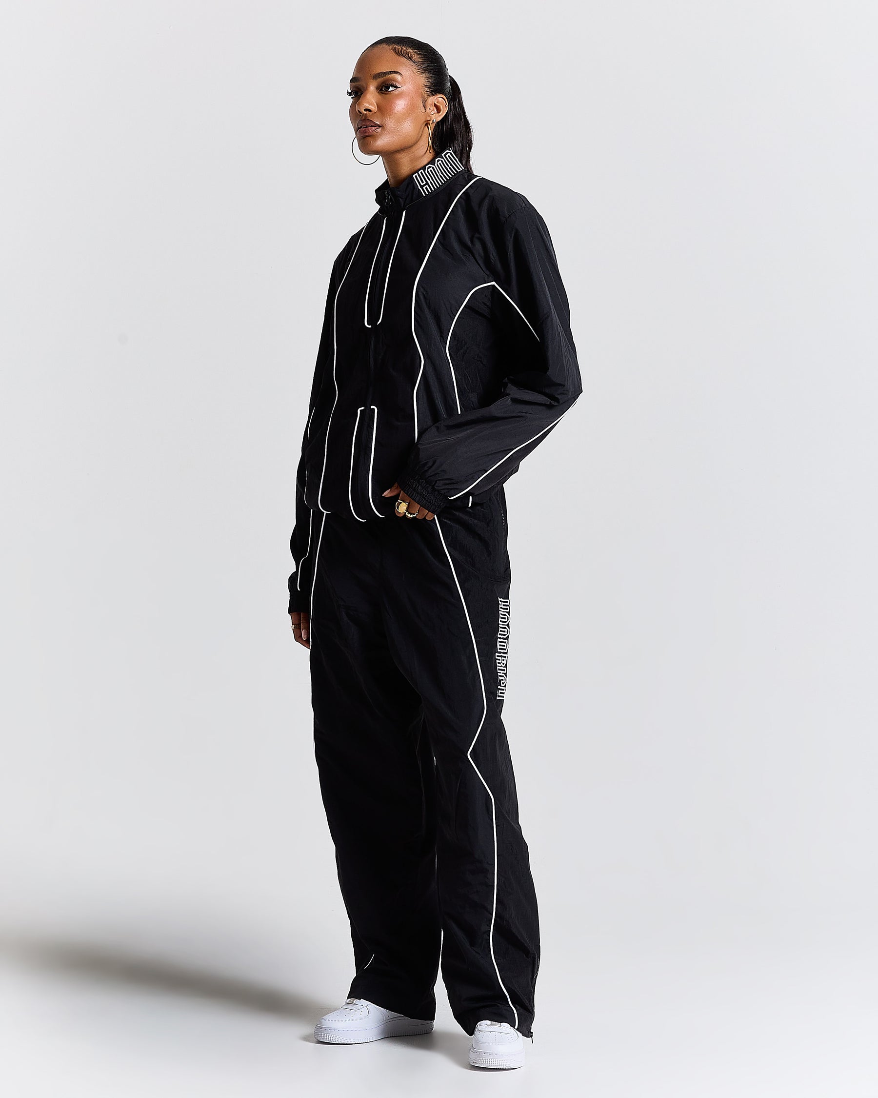 Chaser H Panel Windbreaker - Black